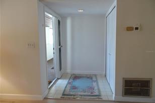 6066 Fairway Ln, Bradenton, FL 34210-2618