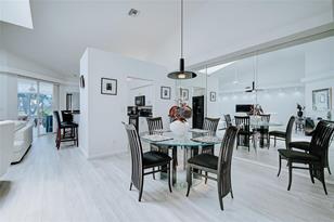 4006 Caddie Dr E, Bradenton, FL 34203 - Photo 6