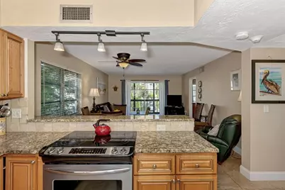 116 Vista Hermosa Circle #210C, Sarasota, FL 34242 - Photo 12