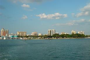 1046 W Peppertree Ln, Sarasota, FL 34242 - Photo 46