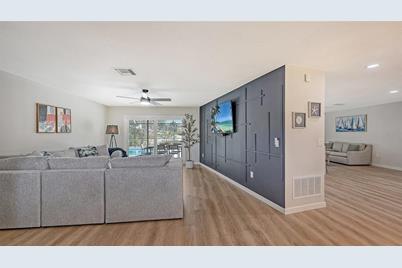 3924 Helene Street, Sarasota, FL 34233 - Photo 8