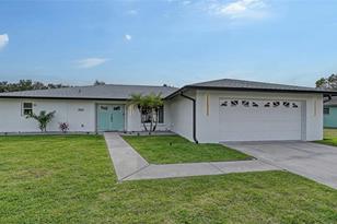 3924 Helene St, Sarasota, FL 34233 - Photo 4