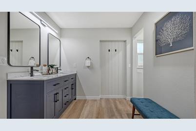 3924 Helene Street, Sarasota, FL 34233 - Photo 36