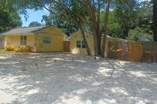 1817 Ivanhoe St, Sarasota, FL 34231 - Photo 2