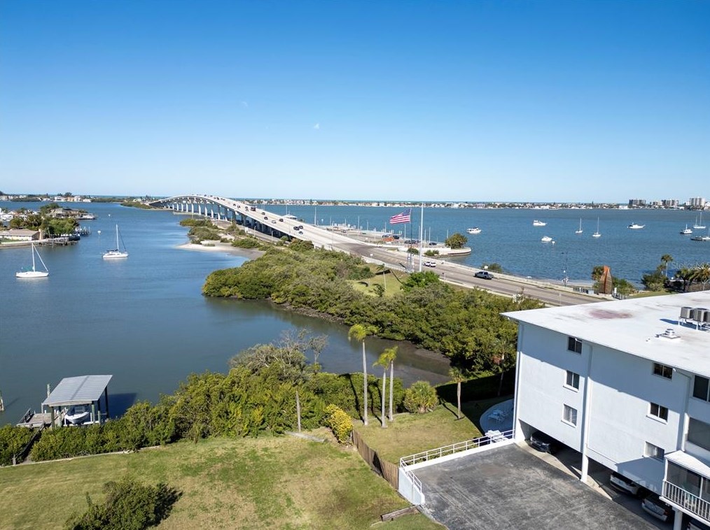 50 Harbor View Ln #34, Largo, FL 33770