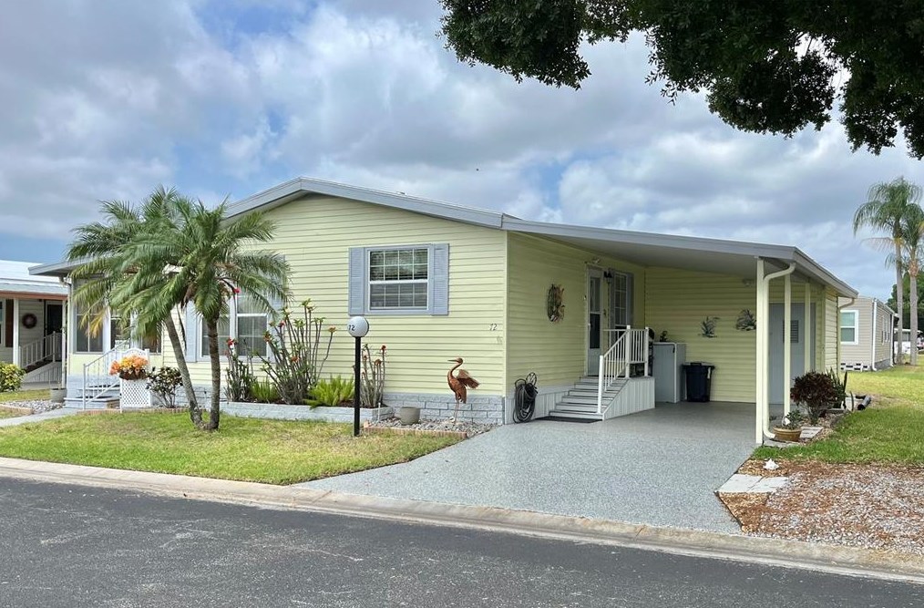 5707 45th St E #72, Bradenton, FL 34203