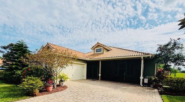 18418 Blue Heron Cir, Tavares, FL 32778