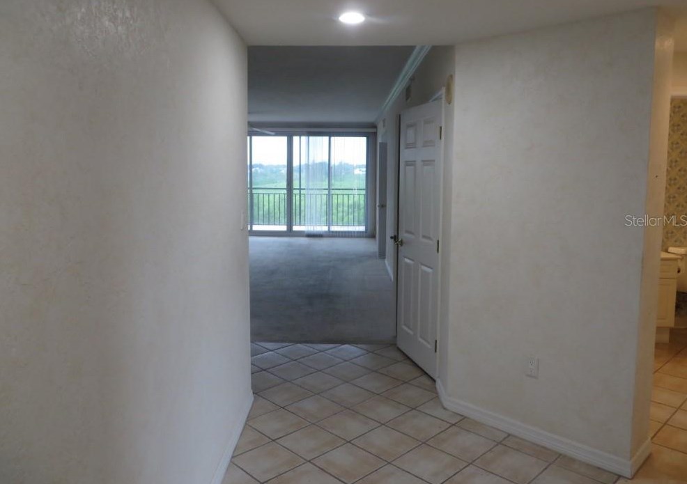 5430 Eagles Point Cir #202, Sarasota, FL 34231