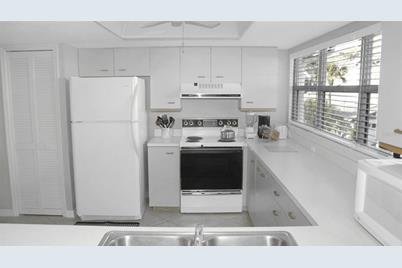 1200 Siesta Bayside Drive #1200-G, Sarasota, FL 34242 - Photo 4