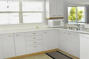 1200 Siesta Bayside Dr, Sarasota, FL 34242 - Photo 6