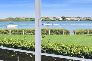 1360 Siesta Bayside Dr, Sarasota, FL 34242 - Photo 6