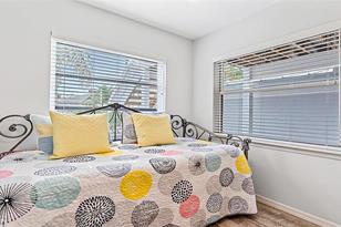 1360 Siesta Bayside Dr, Sarasota, FL 34242 - Photo 18