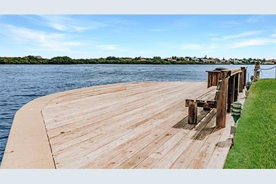 1272 Siesta Bayside Drive #1272-C, Sarasota, FL 34242 - Photo 30