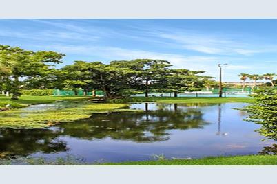 1272 Siesta Bayside Drive #1272-C, Sarasota, FL 34242 - Photo 2