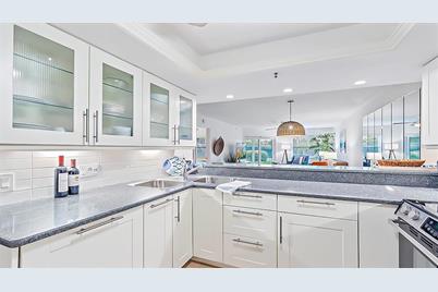 1204 Siesta Bayside Drive #1204-D, Sarasota, FL 34242 - Photo 4