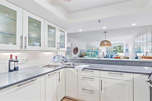 1204 Siesta Bayside Dr, Sarasota, FL 34242 - Photo 4