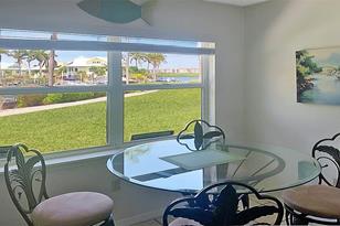 1327 Siesta Bayside Dr, Sarasota, FL 34242 - Photo 6