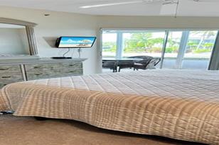 1365 Siesta Bayside Dr, Sarasota, FL 34242 - Photo 12