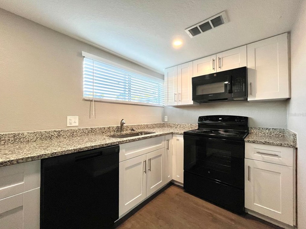 5211 N Tamiami Trail #4, Sarasota, FL 34234