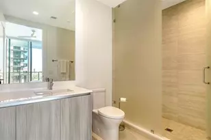 301 Quay Commons Dr, Sarasota, FL 34236 - Photo 32