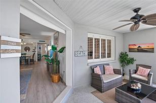 1374 Siesta Bayside Dr, Sarasota, FL 34242 - Photo 4