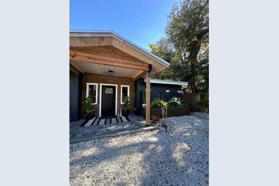 107 22nd Street E, Bradenton, FL 34208 - Photo 2