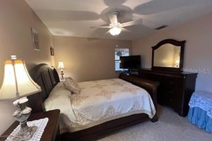 2666 Woodgate Ln, Sarasota, FL 34231 - Photo 10