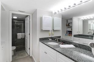 1338 Siesta Bayside Dr, Sarasota, FL 34242 - Photo 28