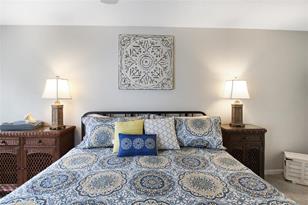 1338 Siesta Bayside Dr, Sarasota, FL 34242 - Photo 24