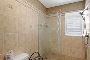 1373 Siesta Bayside Dr, Sarasota, FL 34242 - Photo 28