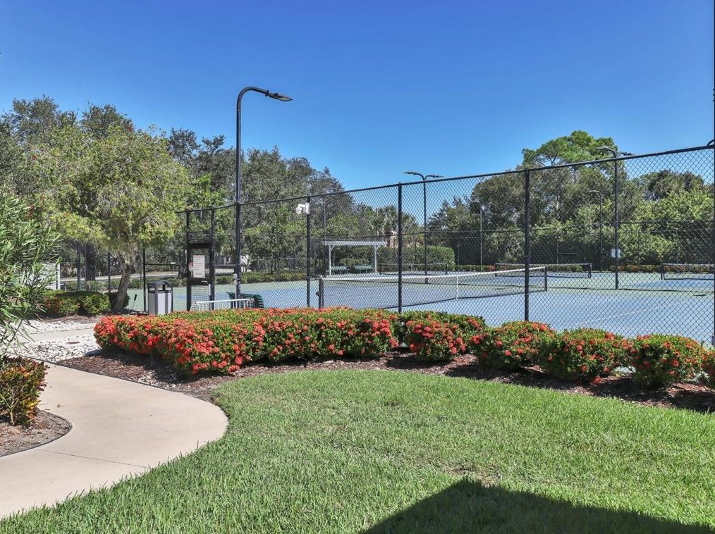 7534 Birds Eye Ter, Bradenton FL  34203-7149 exterior