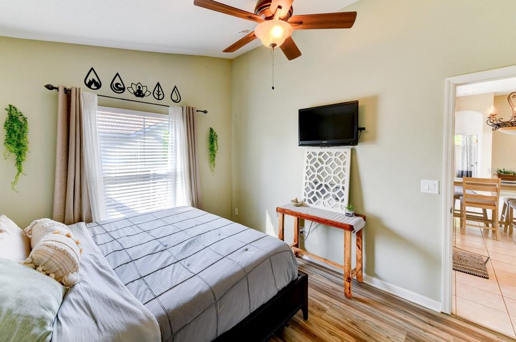 6188 46 St, Bradenton FL  34203-6302 exterior