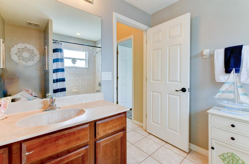 6188 46 St, Bradenton FL  34203-6302 exterior