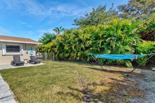 2572 Jefferson Cir, Sarasota, FL 34239 - Photo 44