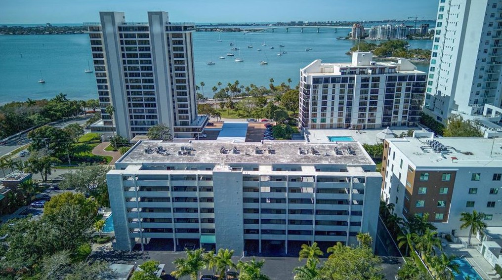 755 Palm Ave, Sarasota FL  34236-7724 exterior