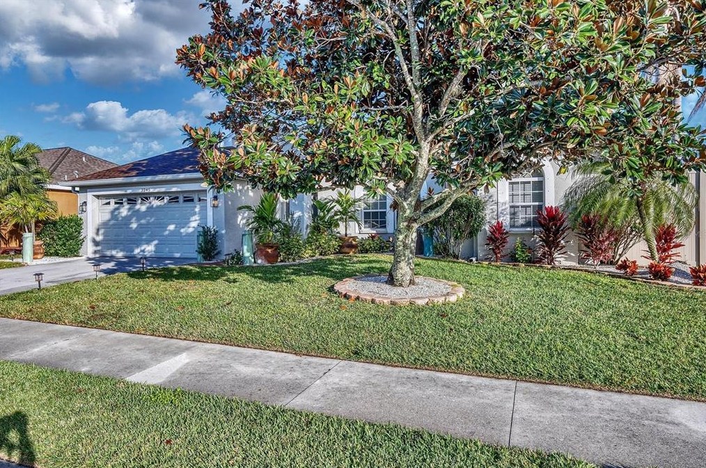 3245 45th Ave, Bradenton, FL 34203-8882