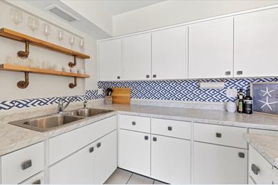 3126 Bougainvillea Street, Sarasota, FL 34239 - Photo 14