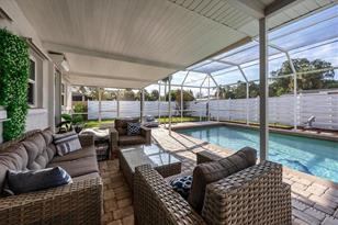 3126 Bougainvillea St, Sarasota, FL 34239 - Photo 2