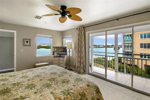 1366 Siesta Bayside Dr, Sarasota, FL 34242 - Photo 48