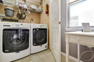 1366 Siesta Bayside Dr, Sarasota, FL 34242 - Photo 40