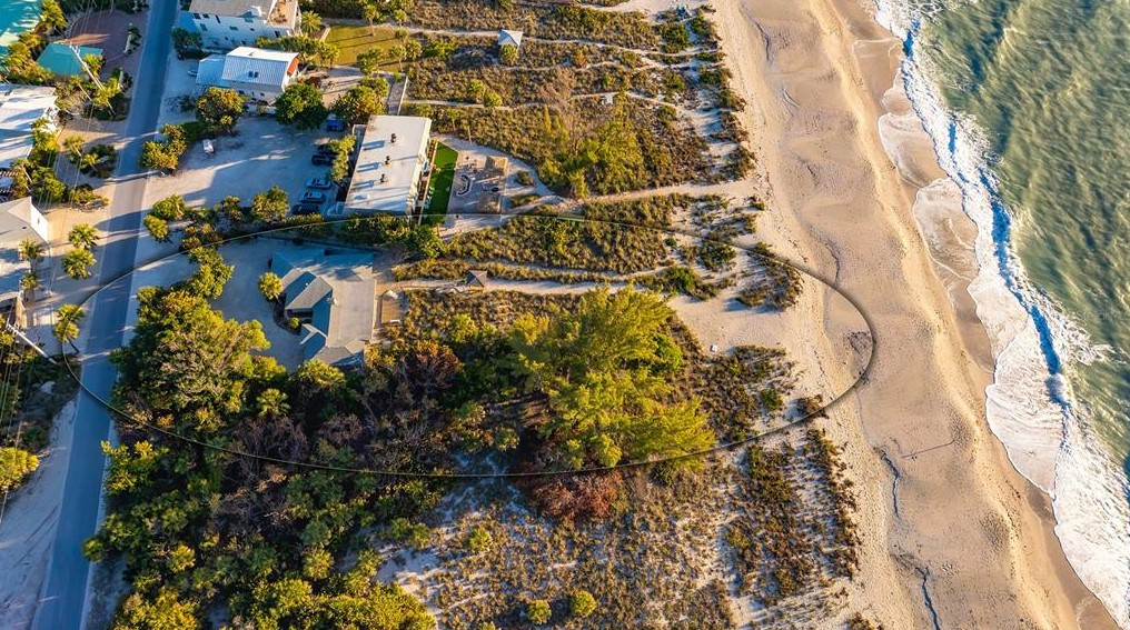 406 Casey Ky Rd, Nokomis FL 34275-3372 exterior