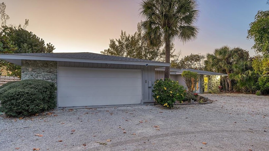 406 Casey Ky Rd, Nokomis FL 34275-3372 exterior