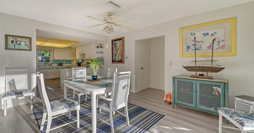 406 Casey Ky Rd, Nokomis FL 34275-3372 exterior