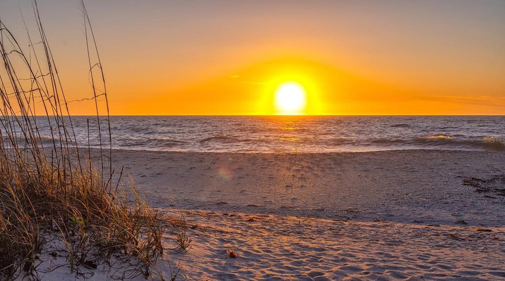 406 Casey Ky Rd, Nokomis FL 34275-3372 exterior