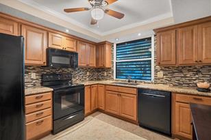 5032 Marshfield Rd, Sarasota, FL 34235 - Photo 10