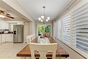 821 Montrose Dr - Photo 14