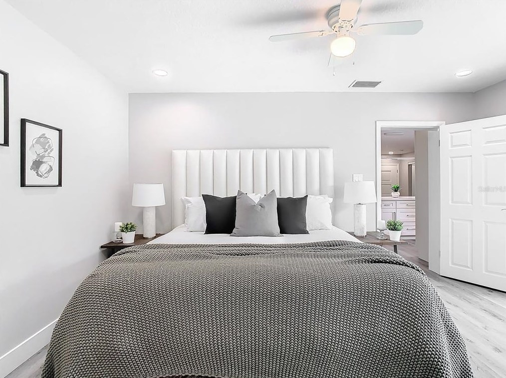 6123 111th Ave, Tampa FL  33617-3129 exterior