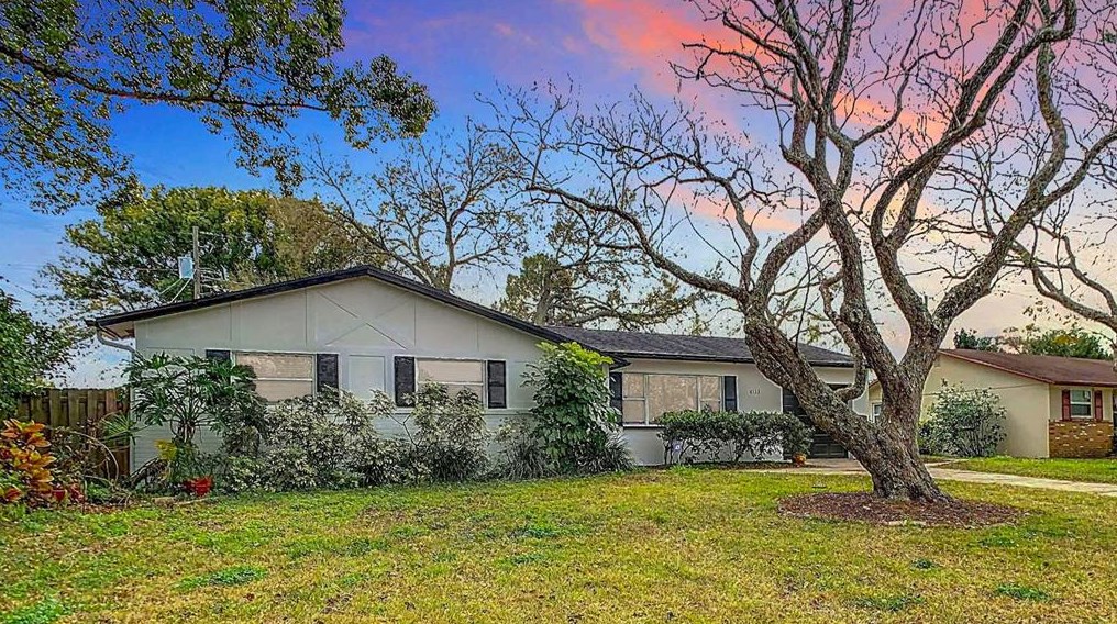 6123 111th Ave, Tampa FL  33617-3129 exterior