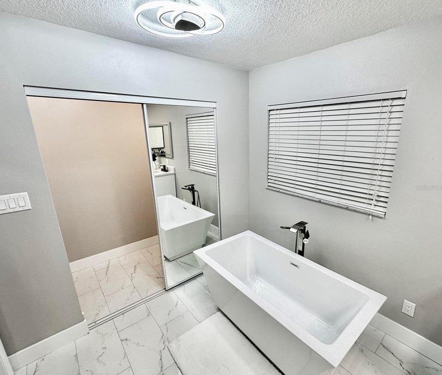 6123 111th Ave, Tampa FL  33617-3129 exterior