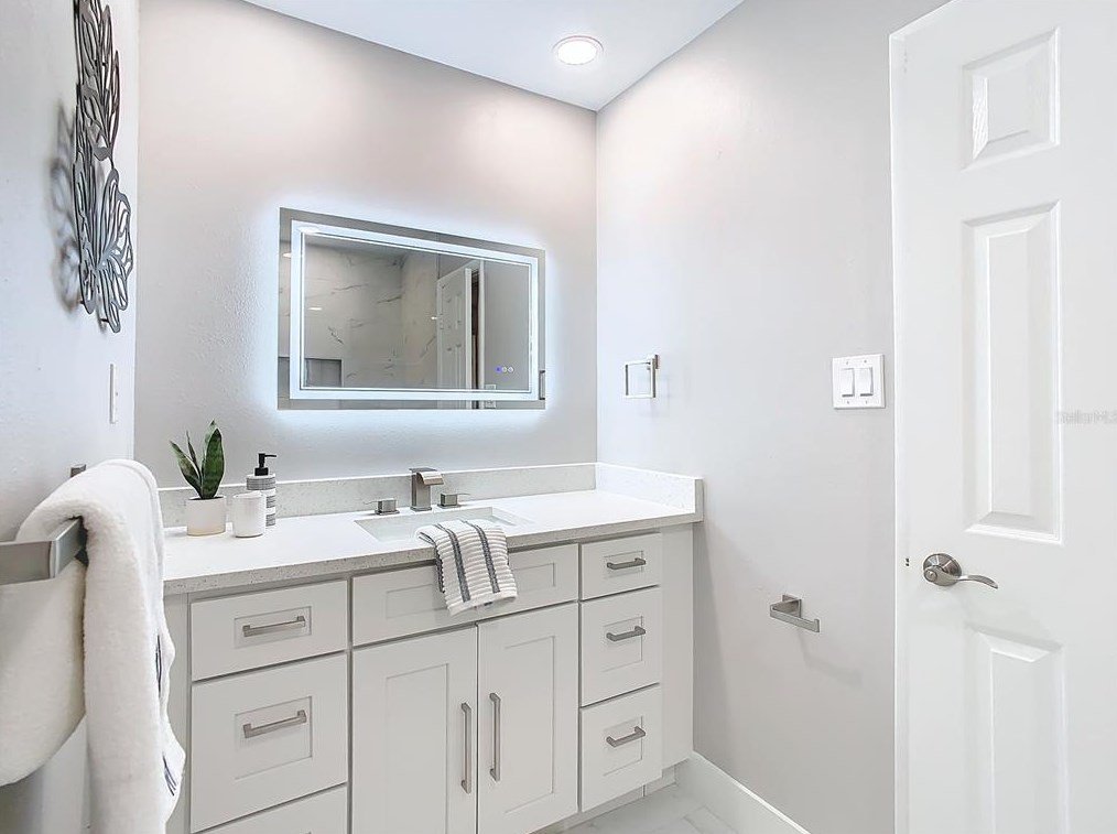 6123 111th Ave, Tampa FL  33617-3129 exterior